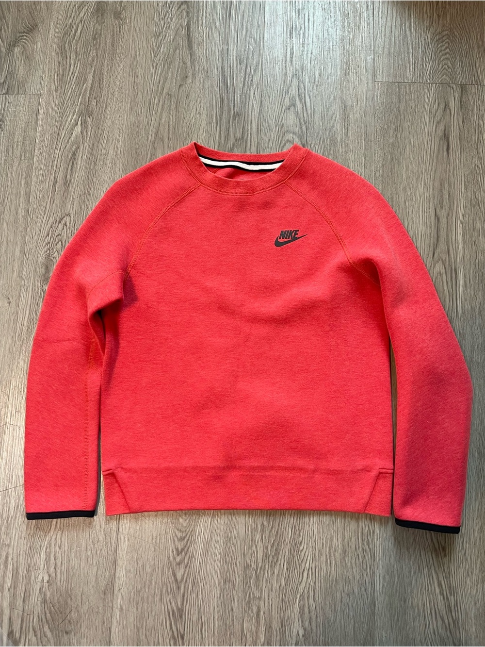 New kids NIKE crewneck sweater medium
